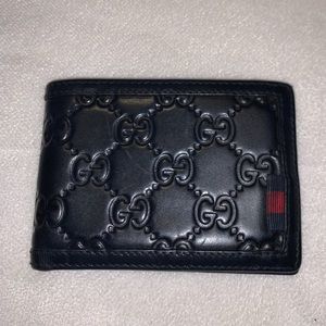 Gucci Signature Men’s Wallet
